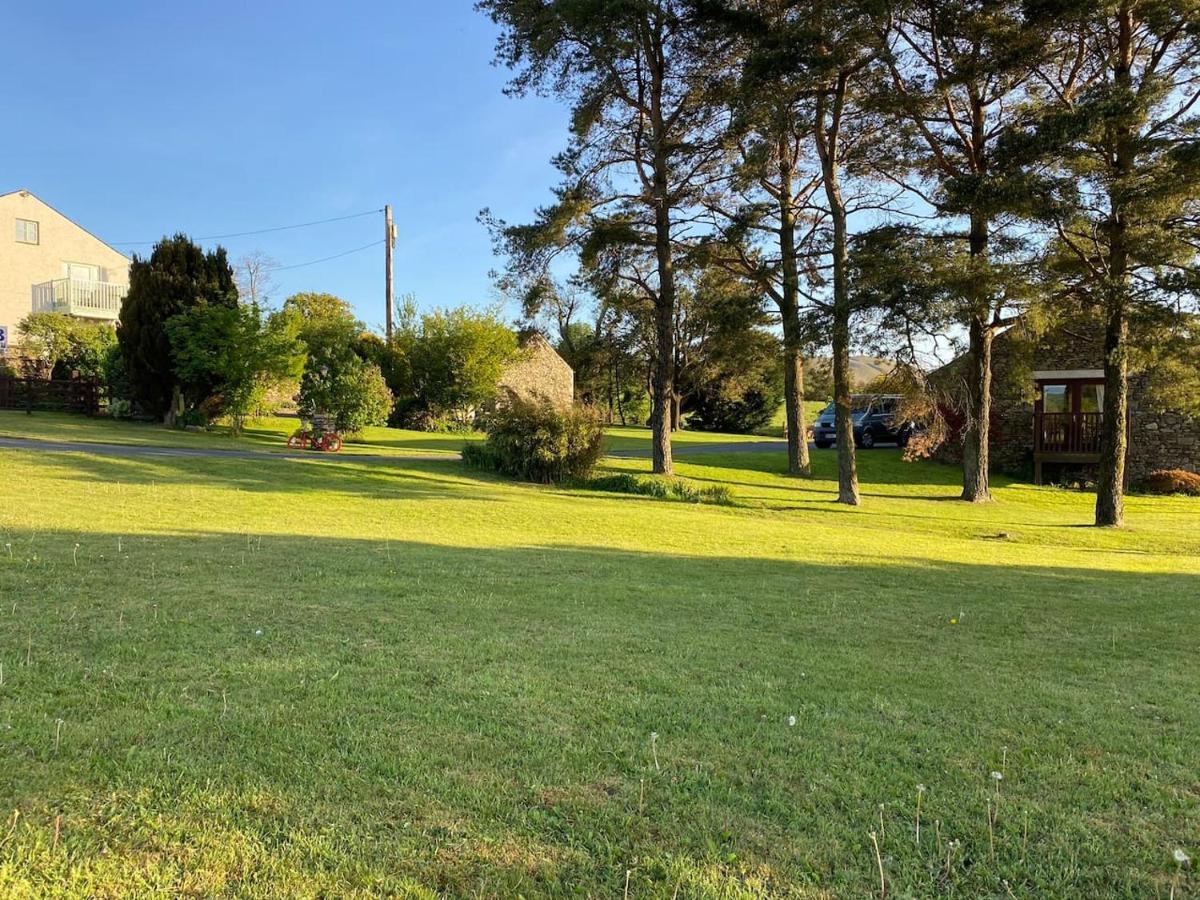 Lake District Cottage In 1 Acre Gardens Off M6 เพนริท ภายนอก รูปภาพ