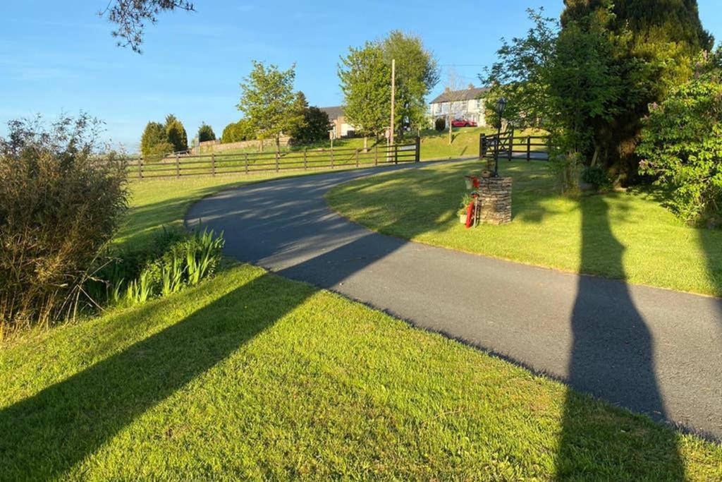 Lake District Cottage In 1 Acre Gardens Off M6 เพนริท ภายนอก รูปภาพ