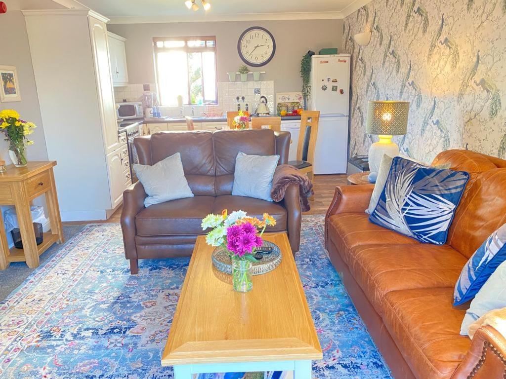 Lake District Cottage In 1 Acre Gardens Off M6 เพนริท ภายนอก รูปภาพ