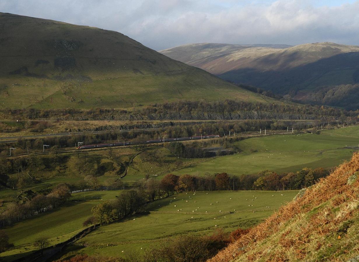 Lake District Cottage In 1 Acre Gardens Off M6 เพนริท ภายนอก รูปภาพ