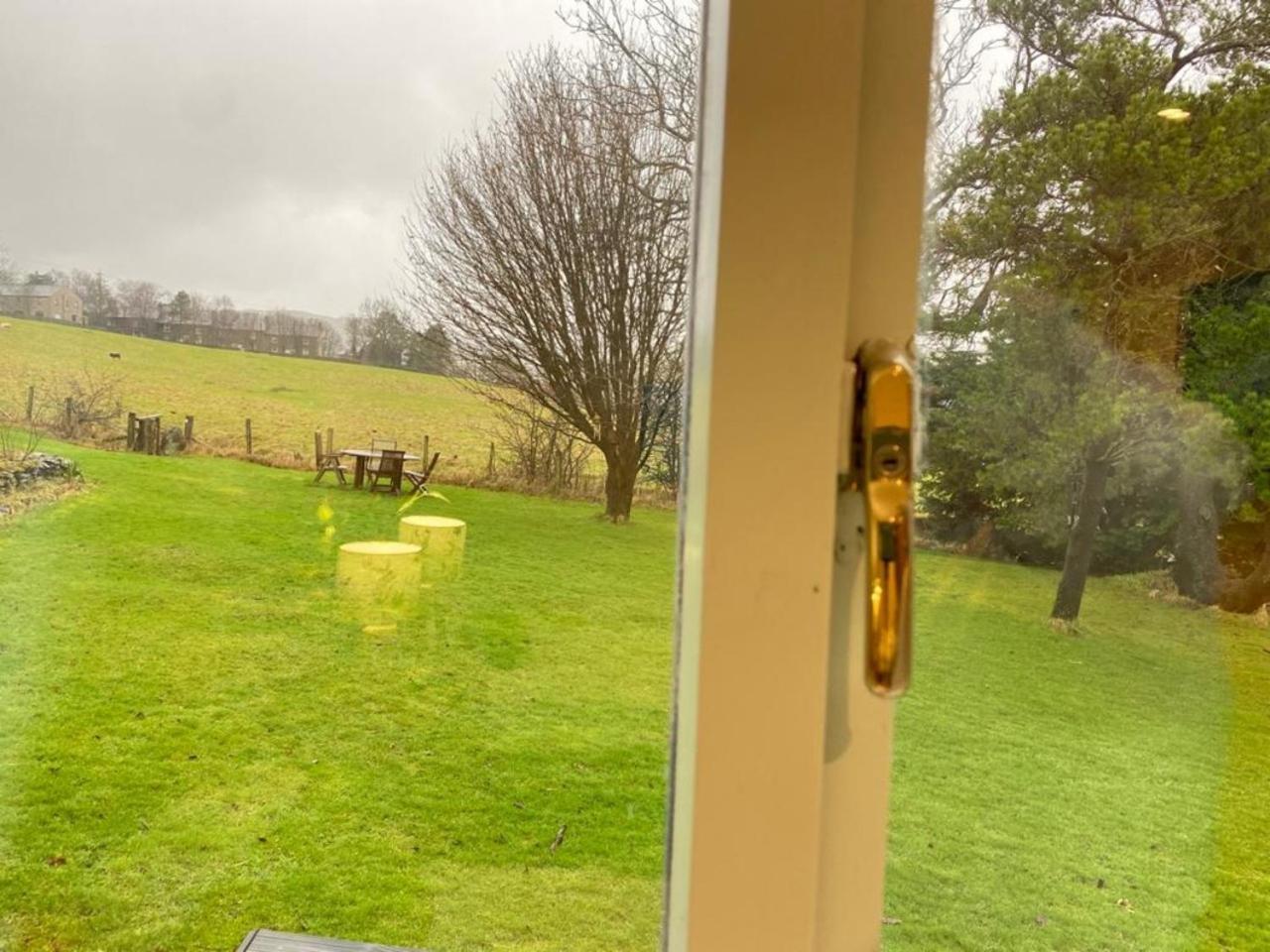 Lake District Cottage In 1 Acre Gardens Off M6 เพนริท ภายนอก รูปภาพ